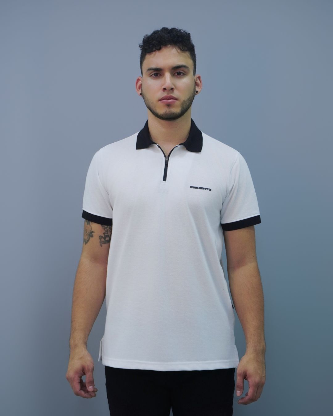 POLO BLANCO PIGMENTO CON CREMALLERA