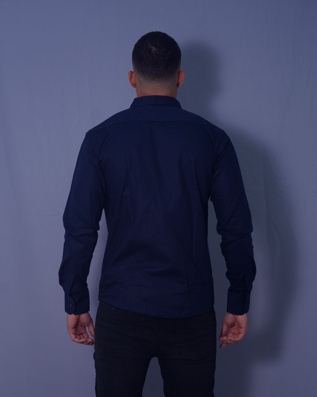 CAMISA REGULAR AZUL OSCURO CUELLO NERU