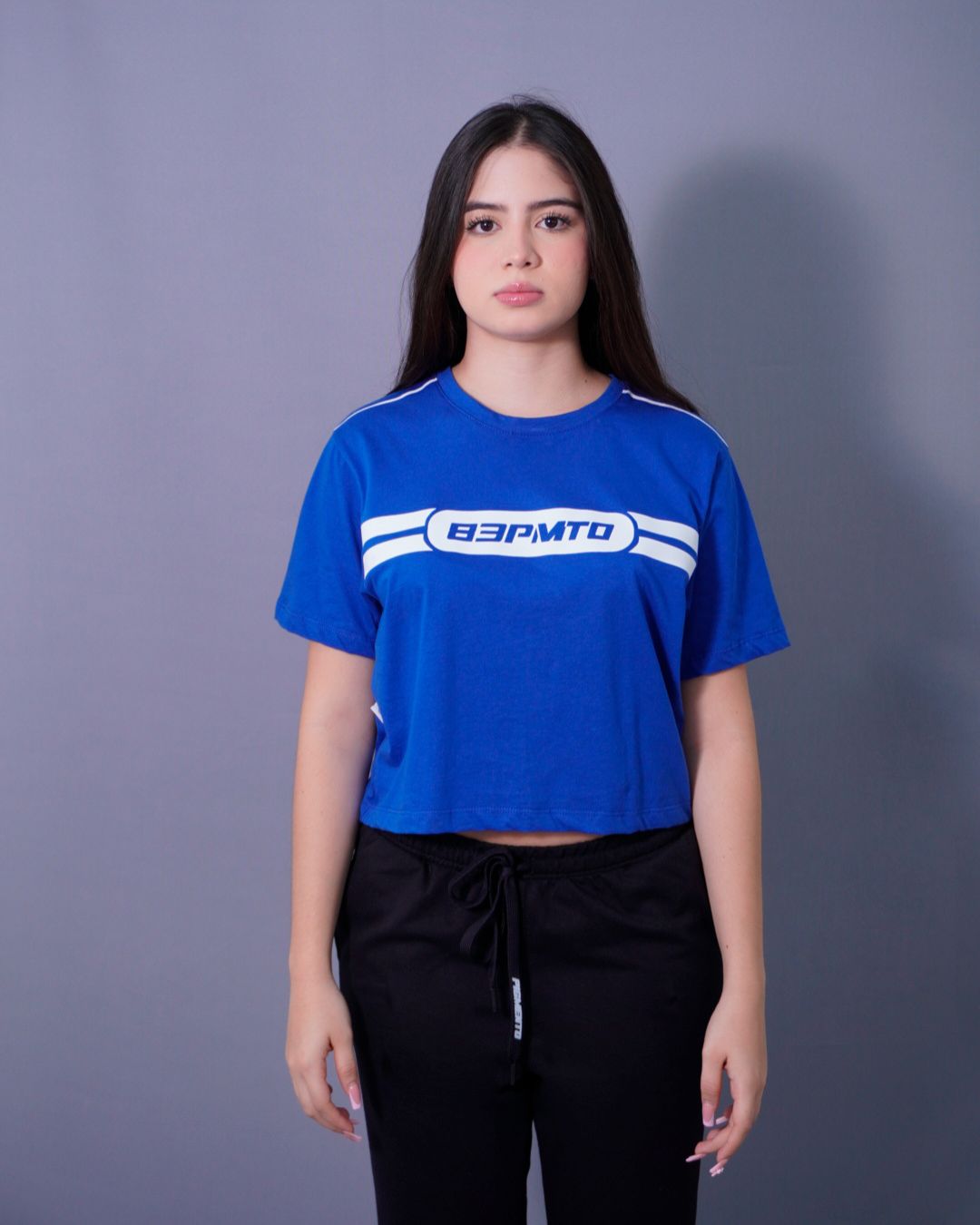 CAMISETA CROP AZUL PMTO