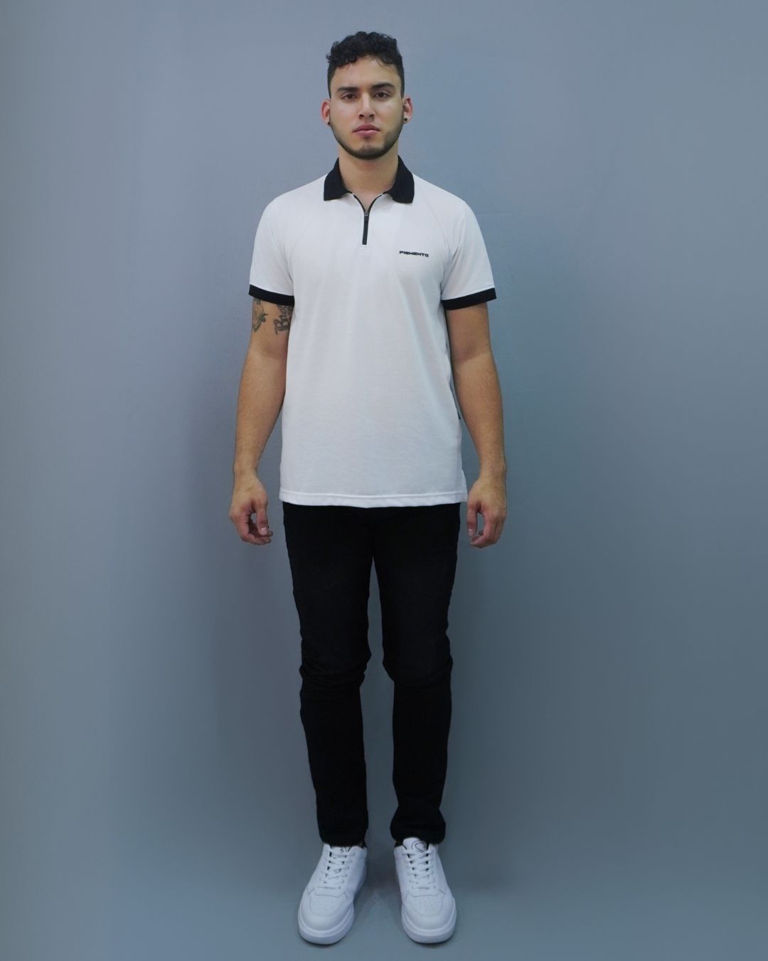 POLO BLANCO PIGMENTO CON CREMALLERA