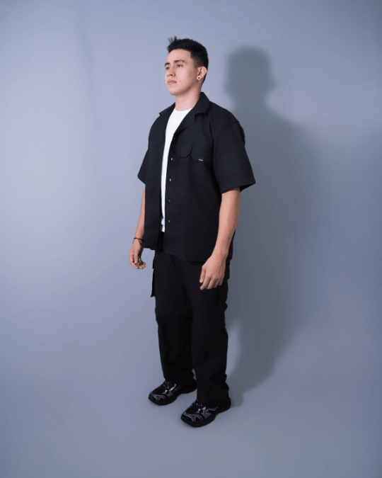 CAMISA NEGRA OVERSIZE