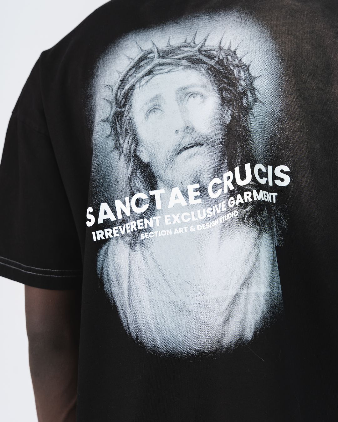 CAMISETA BOXY SANCTAE CRUSIS