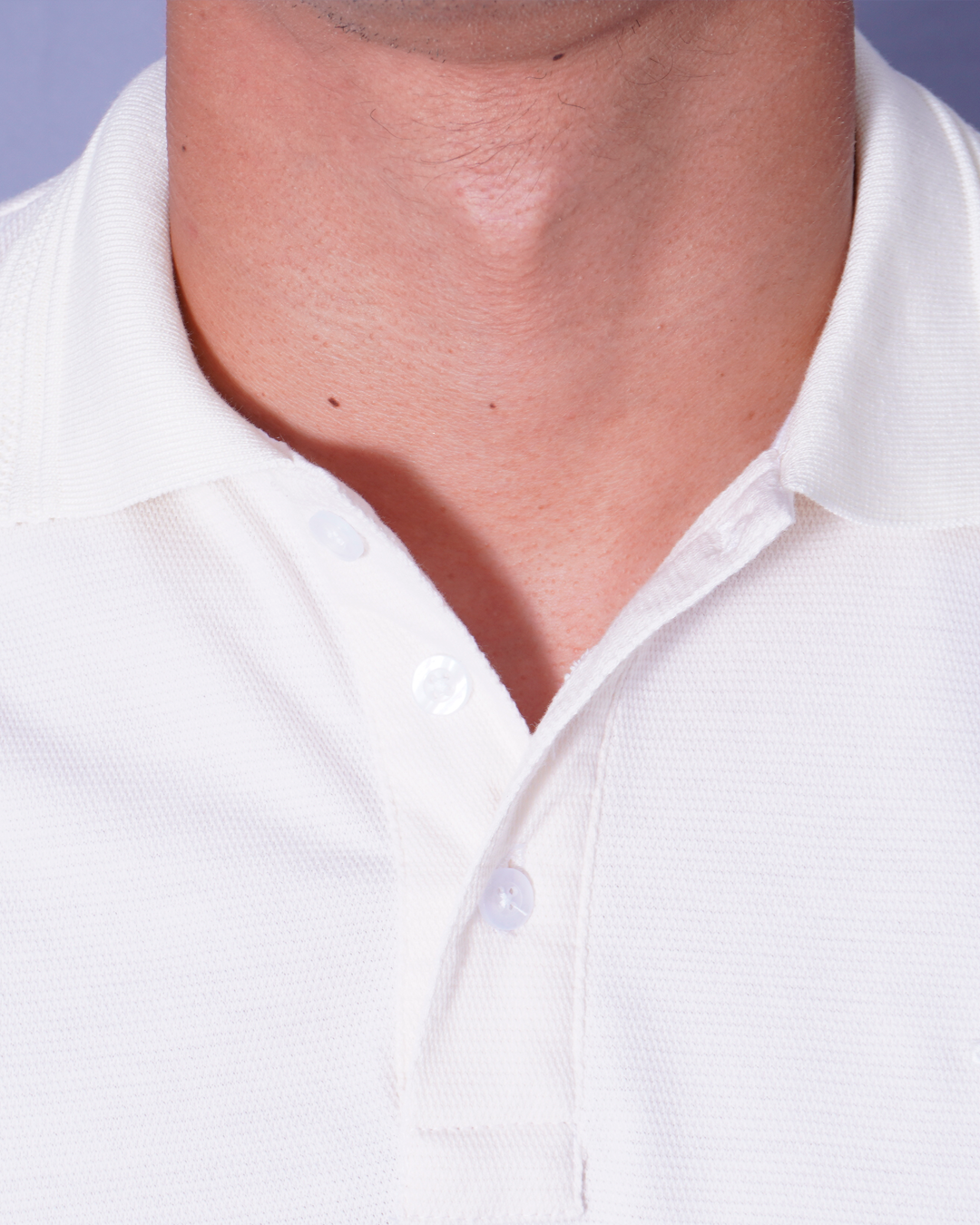 POLO ENCAJONADO BLANCO CON TEXTURA