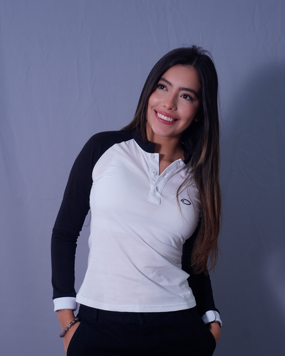 T-SHIRT CUELLO EN V CARTERA CORD