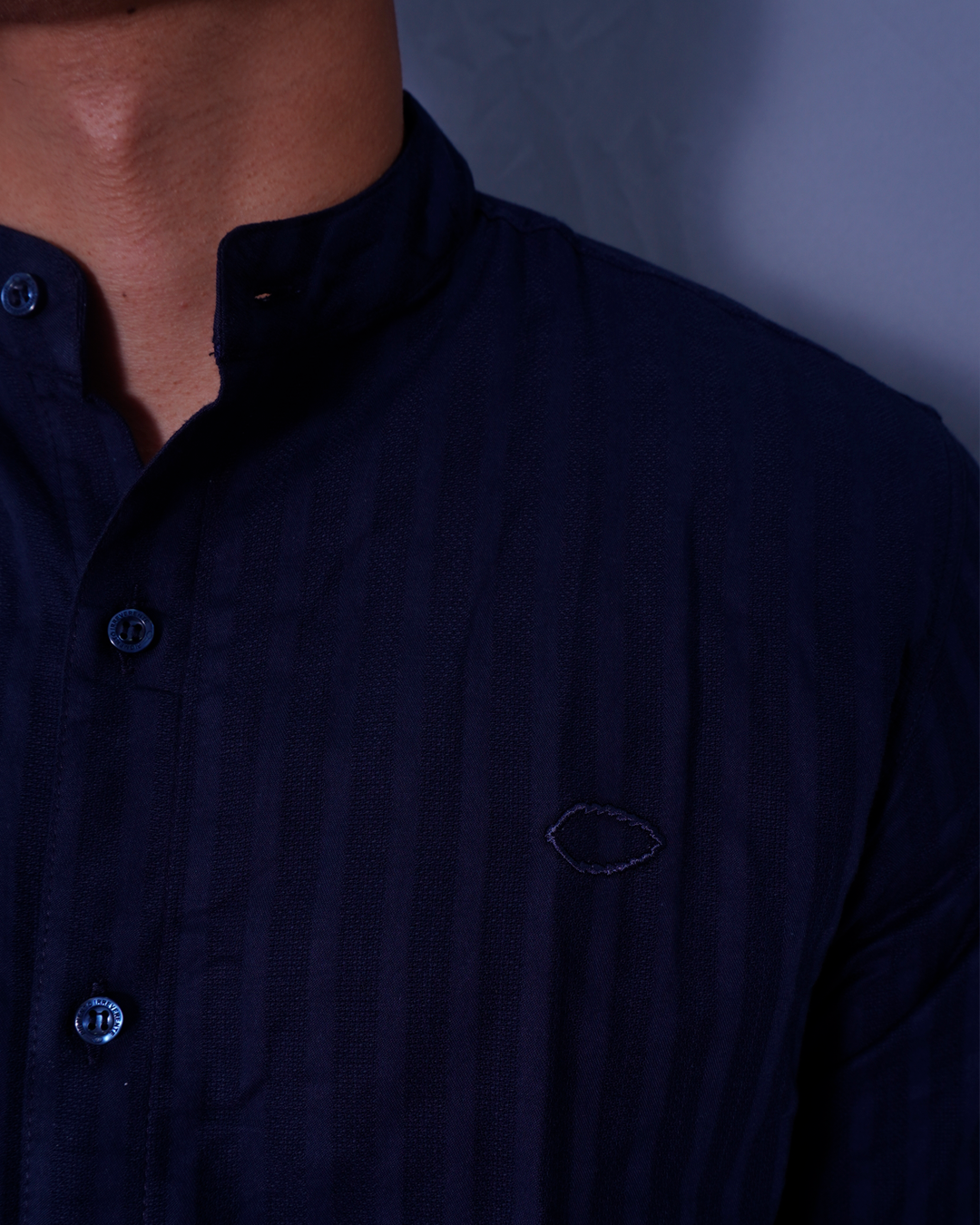 CAMISA AZUL OSCURO NERU