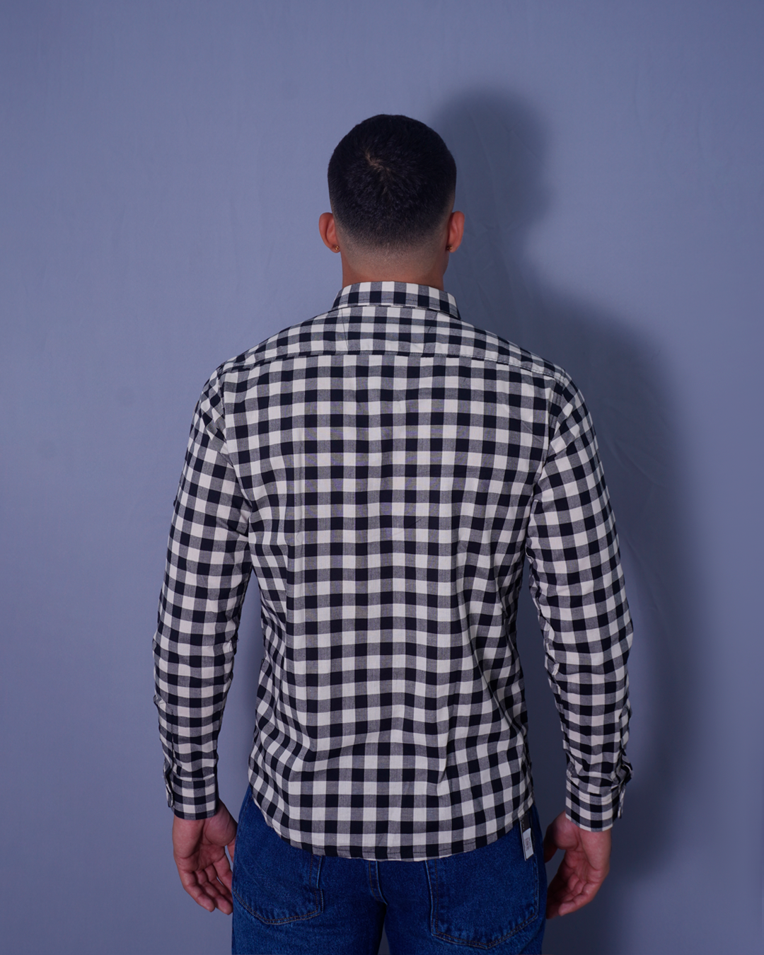 CAMISA REGULAR CUADROS BEIGE Y NEGRO