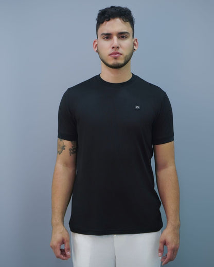 T-SHIRT NEGRA X APLIQUE