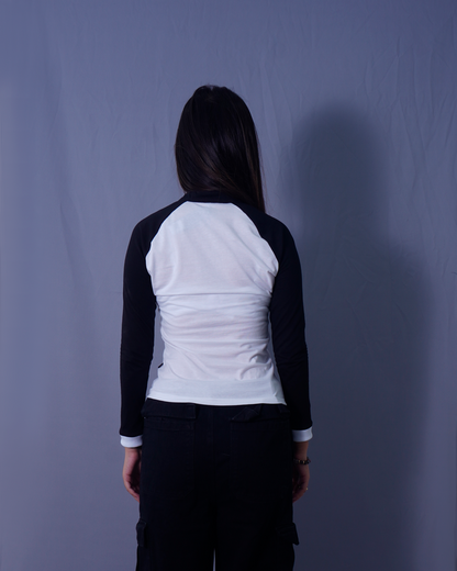 T-SHIRT CUELLO EN V CARTERA CORD