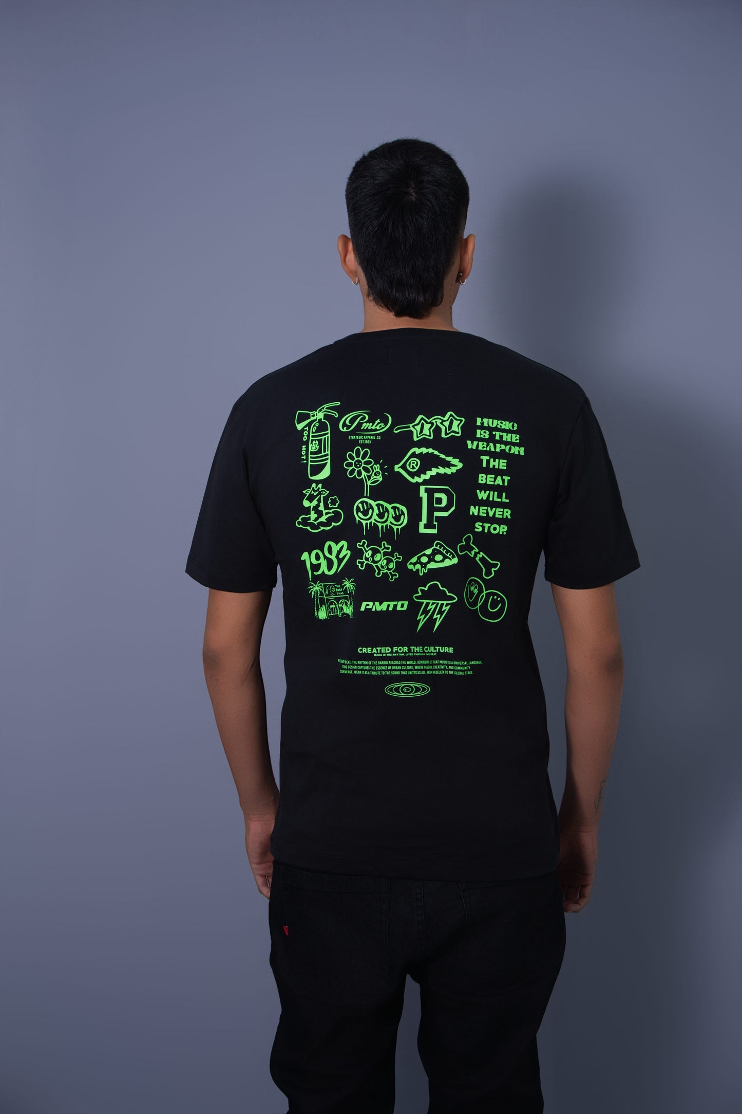 T-SHIRT NEGRO ESTAMPADO