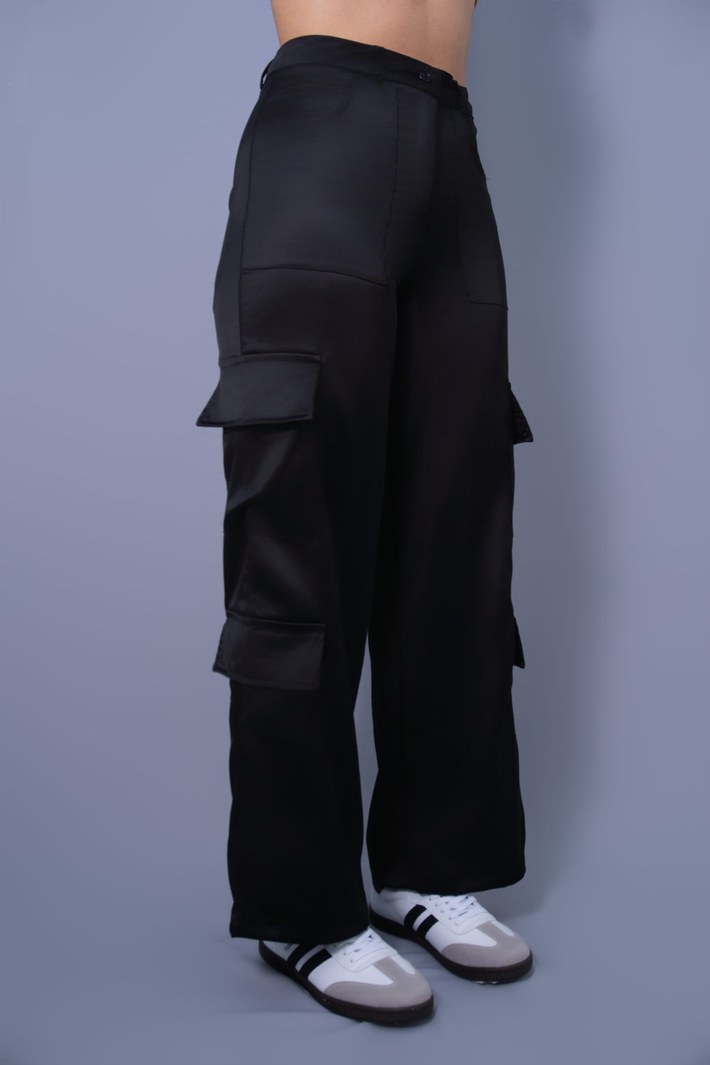 PANTALON SATINADO NEGRO